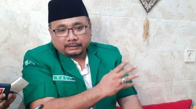 Inovasi Kemenag: Rumuskan Kuota Tambahan 8.000 Haji yang Menginspirasi Menteri Agama Yaqut Cholil Qoumas bersiap mengikuti rapat kerja bersama Komisi VIII DPR