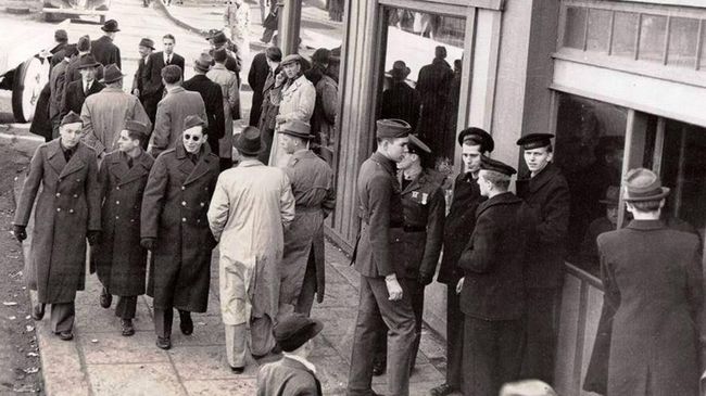 Klaim Penjelajah Waktu Ramalkan Perang Dunia Ketiga foto manusia masa depan