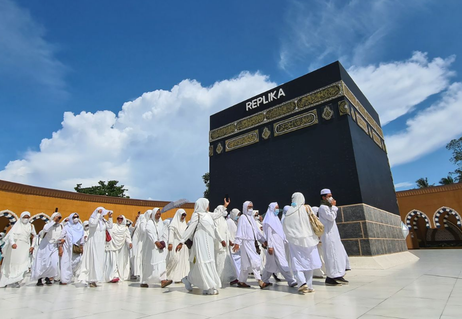 Ilustrasi Jamaah Haji Praktek Manasik Haji