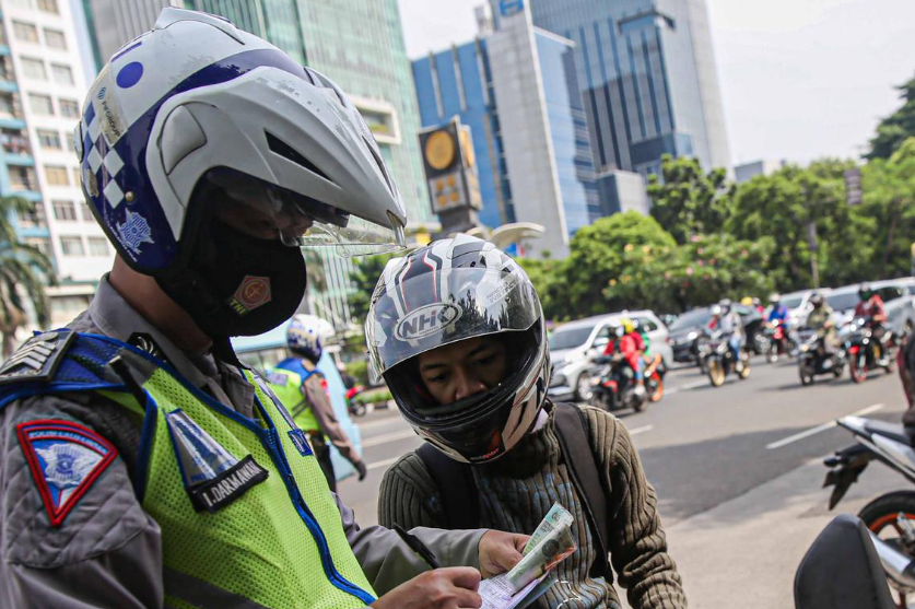 Polri Ungkap Alasan Kembali Menerapkan Tilang Manual Ilustrasi Polri Tilang Manual
