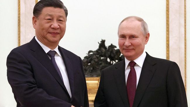 China Akan Menjadi ‘Juru Selamat’ dalam Perdamaian Rusia-Ukraina presiden rusia vladimir putin bertemu dengan presiden china xi jinping di kremlin di moskow