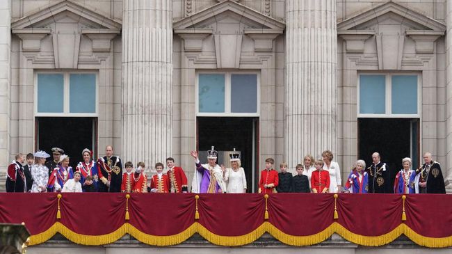 Ke Mana Pangeran Harry, Kok Tak Terlihat di Balkon Istana? Balcony Moment