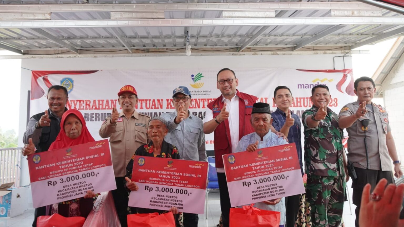 Kemensos Salurkan Bantuan Rp202 Juta untuk Korban Longsor di Nganjuk Robben Rico, Plt Sekjen