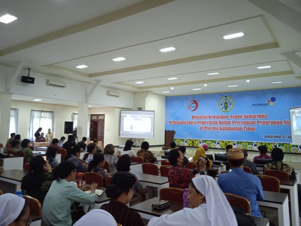 Sinergi Melawan Stunting Bersama Keuskupan Agung Samarinda Pemerintah Provinsi Kalimantan Timur dan Keuskupan Agung Samarinda Bersinergi Memerangi Stunting Melalui Deklarasi dan Kolaborasi Program