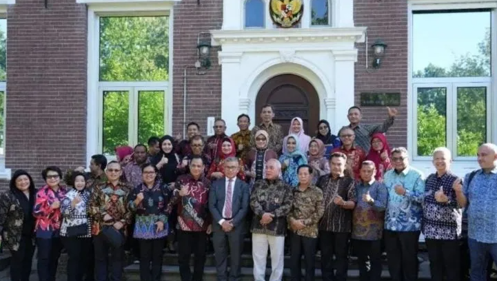 Kunjungan Inspiratif DPRD Kaltim ke Belanda