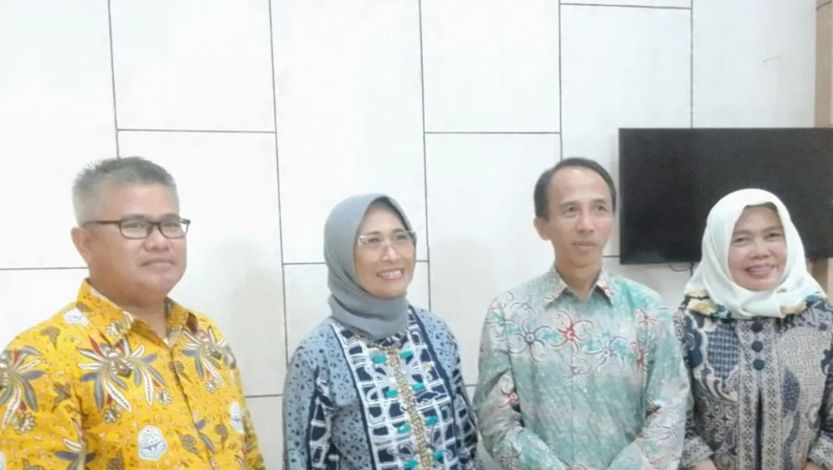 Hetifah Sjaifudian Mendorong Penguatan LKP di Kaltim Dukungan Komisi X DPR RI untuk penguatan LKP Kaltim dan persiapan tenaga kerja terampil untuk Ibu Kota Negara. Tingkatkan SDM Indonesia.