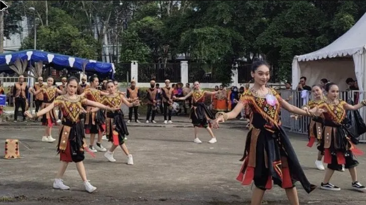 Kabupaten Paser Menjadi Juara Umum Kaltim Festival 2023