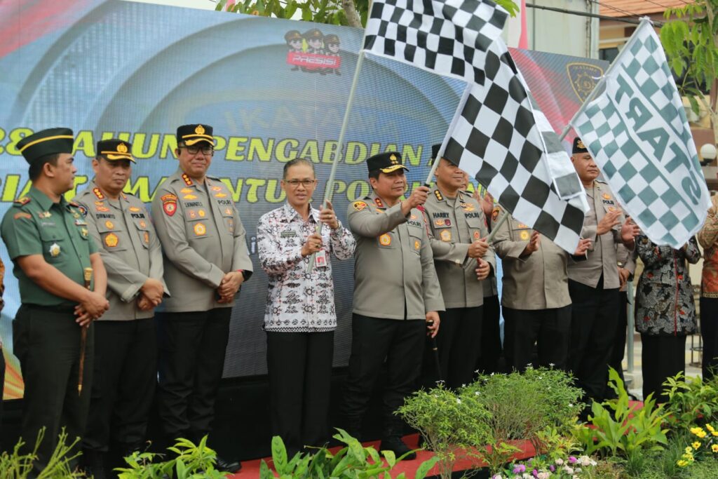 Kapolda Jatim Beri Bantuan Air Bersih bagi Masyarakat Terdampak Kekeringan