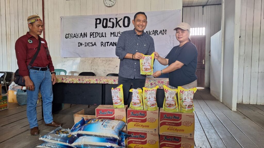 Disela Reses, Seno Aji Serahkan Bantuan untuk Korban Kebakaran