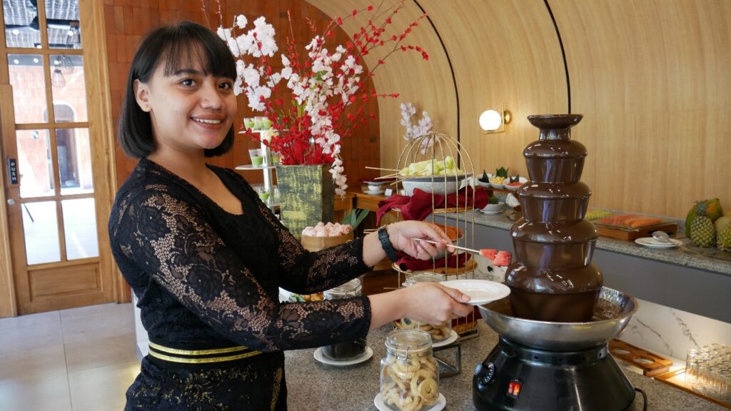 Rolasan Cak Asmojo, Makan Siang Sepuasnya dengan Rasa Nostalgia di ASTON Mojokerto