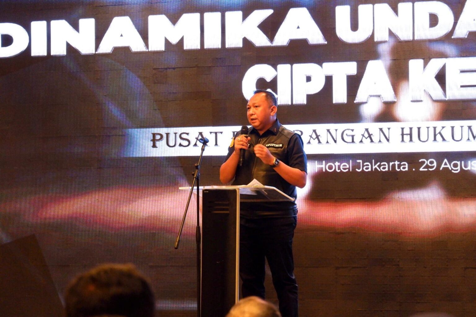 UU Cipta Kerja, Ide Besar Majukan Bangsa Melalui Daya Tarik Investor Dr. Ketut Sumedana, Kepala Pusat Penerangan dan Hukum (Kapuspenkum) Kejaksaan Agung