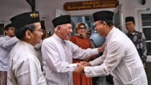 Anies Baswedan bersama Gus Kikin pengasuh Ponpes Tebuireng Jombang