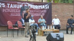 Rocky Gerung Hina Jokowi