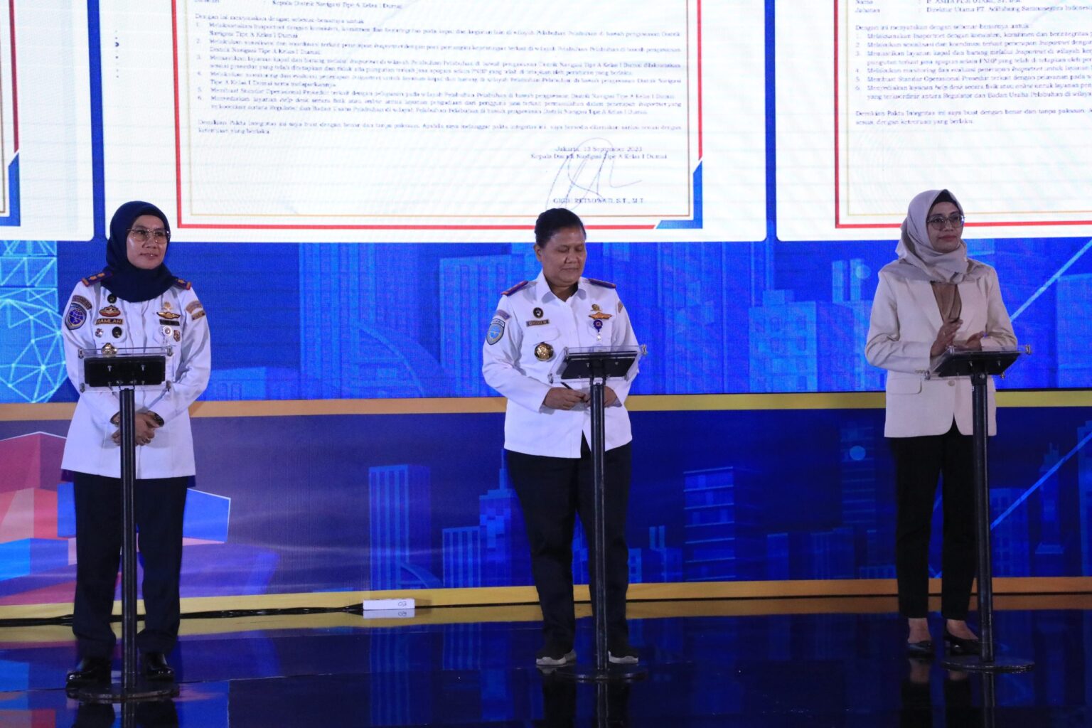 Transformasi Digital di Pelabuhan, Upaya Kemenhub Lawan Pungutan Liar Teks : Penandatanganan Pakta Integritas Pelaksanaan Digitalisasi Laysnan Kapal dan Barang, Tahap II-2023