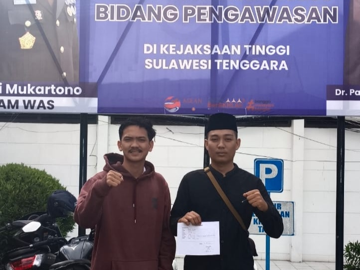 Diduga Korupsi, Aktivis Laporkan PT WMB Ke Kejati Sultra Perak Sultra saat melaporkan PT WMB ke Kejati Sultra