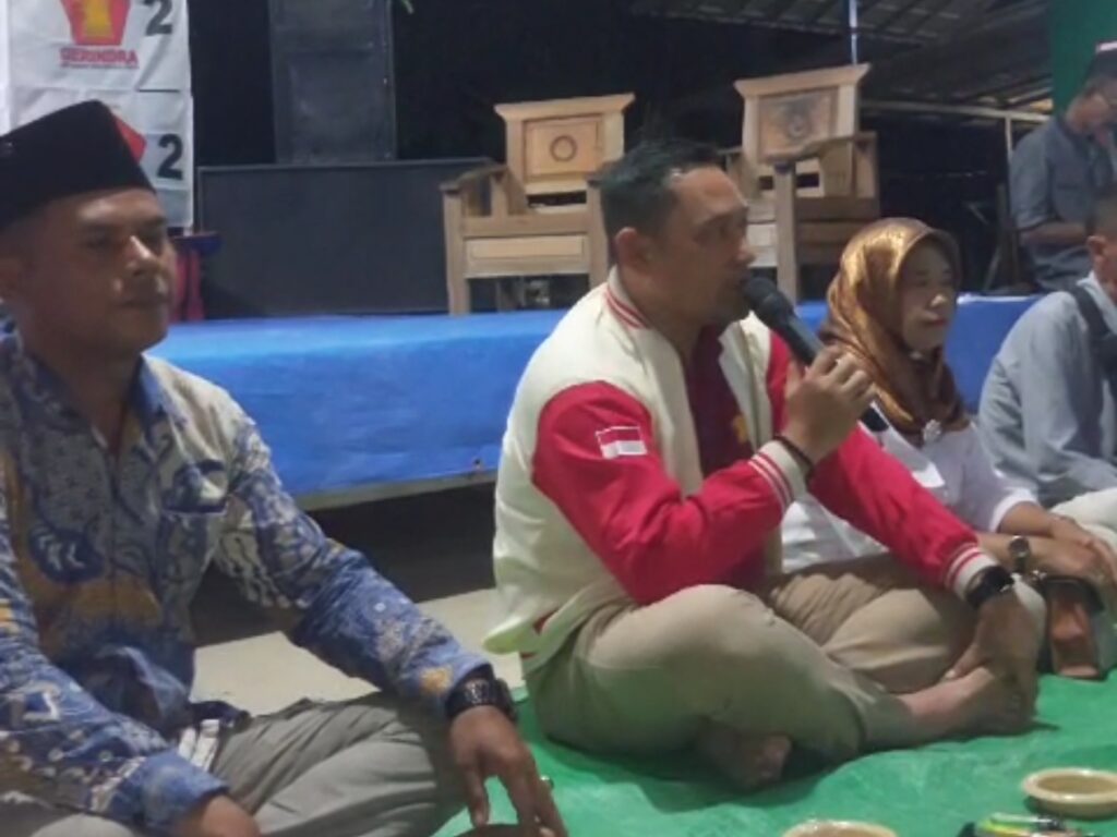 Jalan di Desa Manunggal Sekarang Mulus, Seno Aji Wujudkan Harapan Masyarakat Seno Aji, Wakil Ketua DPRD Kaltim saat mengahdiri peresmian jalan di Desa Desa Manunggal Jaya, Kecamatan Sebulu, Kabupaten Kutai Kartanegara, pada Sabtu (2/9/2023)