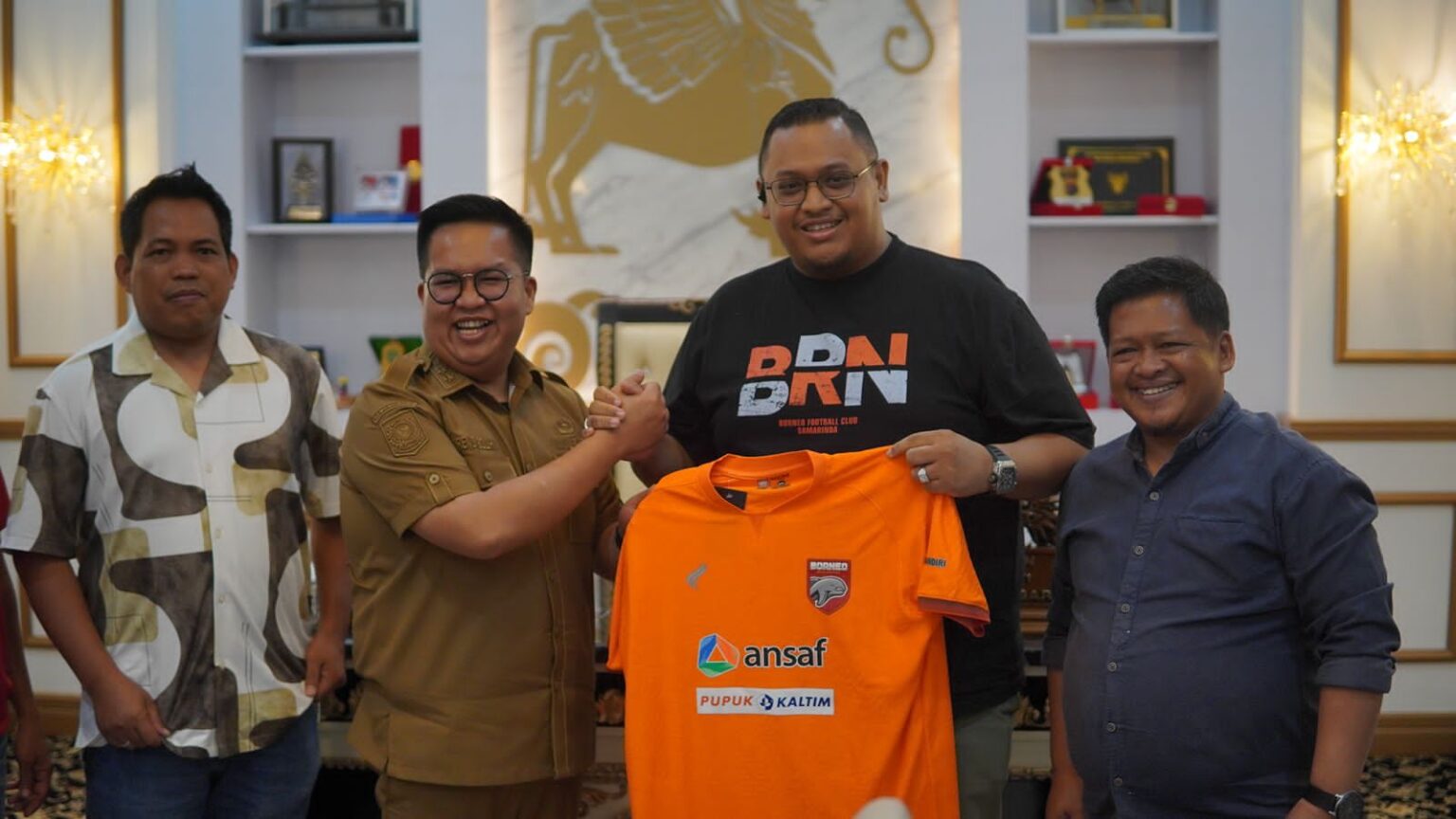 Liga 1 ke Desa Raja