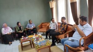 Nidya Listiyono, Anggota DPRD Kaltim (baju batik)