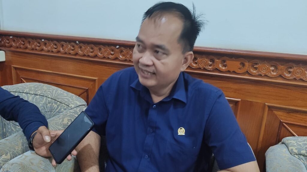 Yosep Udau: Pemkab Kutim Punya Anggaran, Perbaikan Jalan Harus Segera Dimulai Yosep Udau: Pemkab Kutim Punya Anggaran, Perbaikan Jalan Harus Segera Dimulai