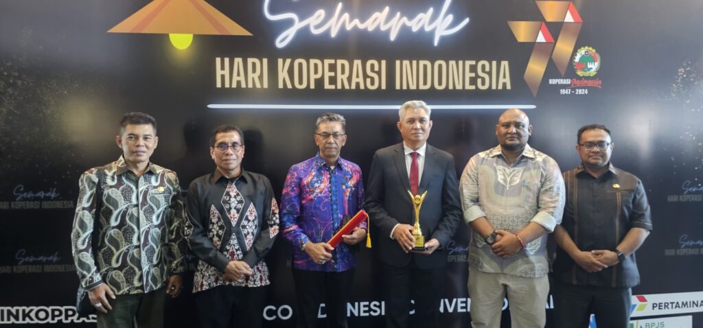 Bupati Kutim Raih Penghargaan Kewirausahaan dan Koperasi di Puncak Harkopnas ke-77 Harkopnas