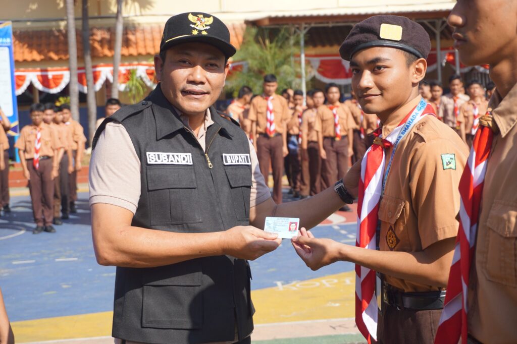Pemkab Sidoarjo Jemput Bola, 200 Siswa Rekam e-KTP di SMA Hang Tuah 2