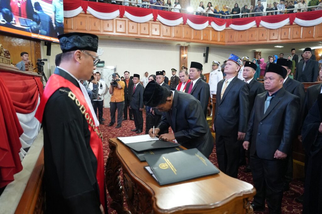40 Anggota DPRD Kutim Dilantik, Jimmi Terpilih sebagai Ketua Sementara Jimmi