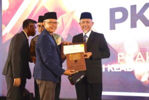 Harun Al Rasyid Terima BK Award 2024 di Acara Bergengsi Kaltim