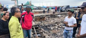 Kebakaran Hebat Hanguskan 408 Kios di Pasar Sangkulirang, Bupati Kutim Tinjau Lokasi