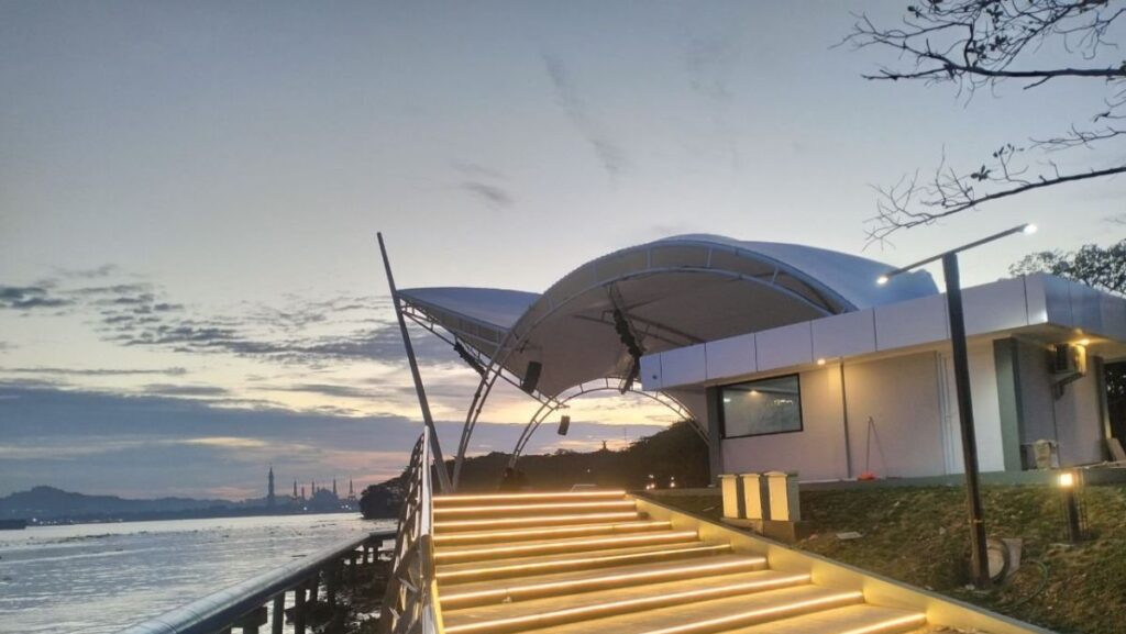 Wali Kota Samarinda Resmikan Teras Samarinda, Ikon Baru di Tepian Mahakam Teras Samarinda