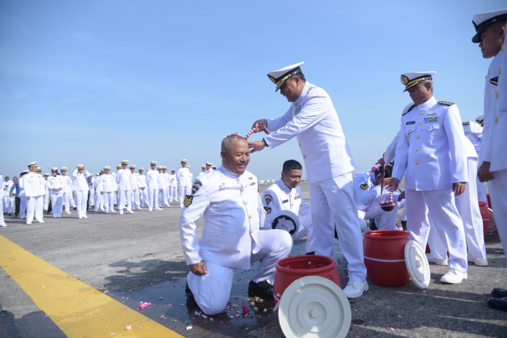 Syukuran Kenkat, Ratusan Personel Puspenerbal Mandi Kembang Kenaikan pangkat personel Puspenerbal