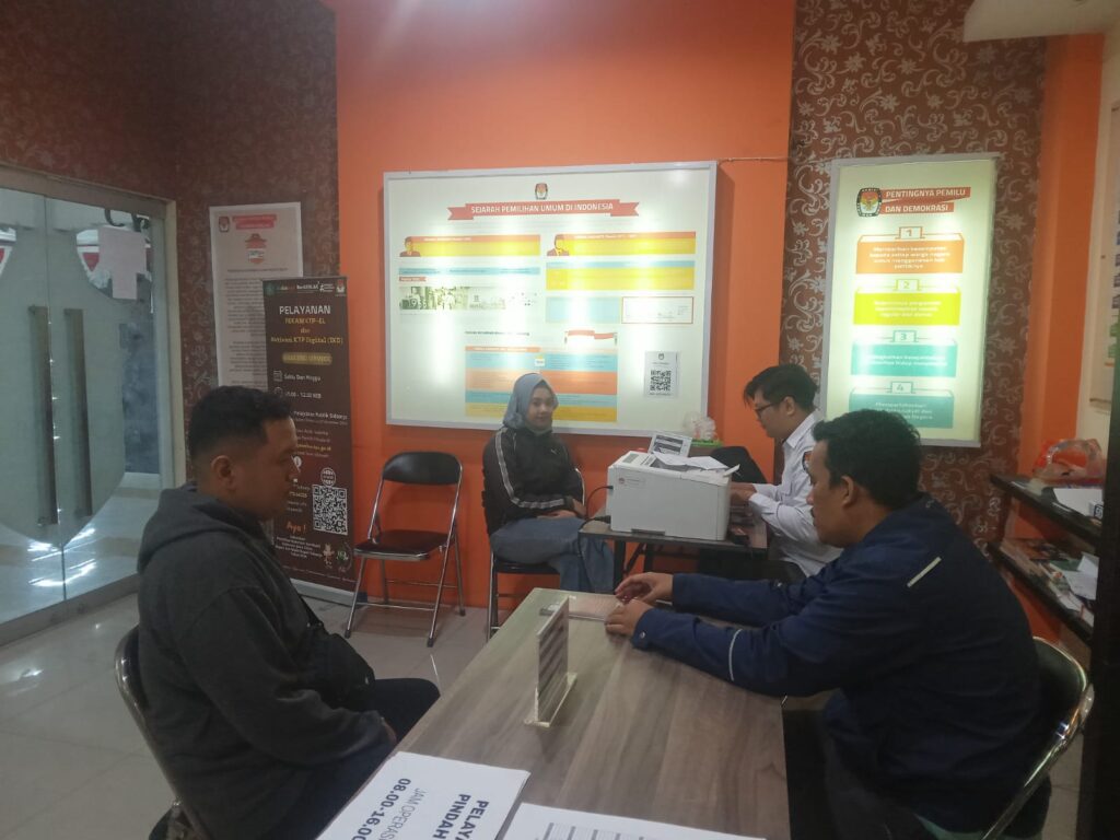 KPU Sidoarjo Pelayanan Pindah Memilih