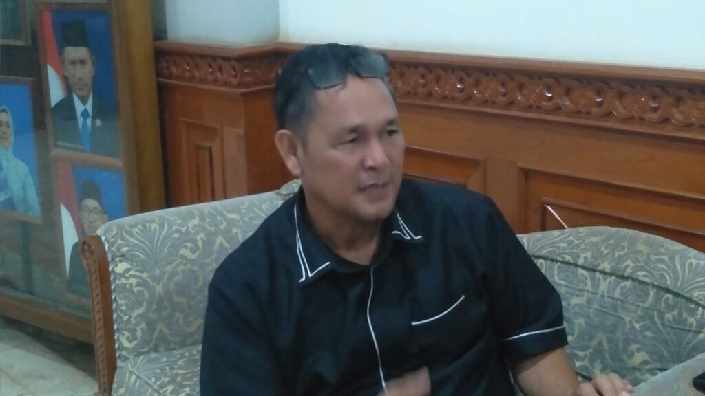 Yan Dorong Semenisasi Jalan Menuju 3 Desa di Muara Wahau Muara Wahau