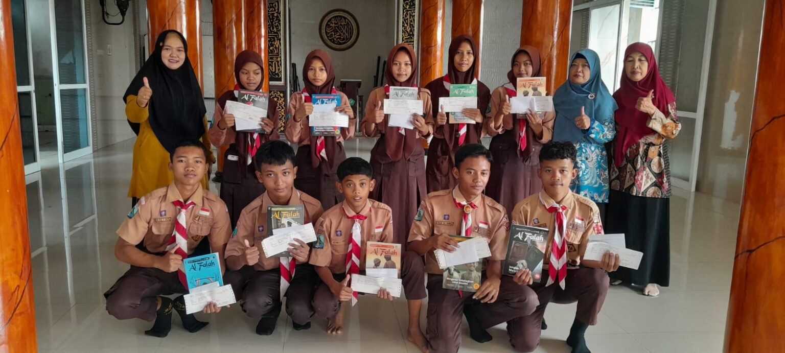 Tingkatkan Semangat Belajar,YDSF Sidoarjo Salurkan Beasiswa Pena Bangsa Senilai Rp 101,9 Juta di Bulan Ramadan YDSF