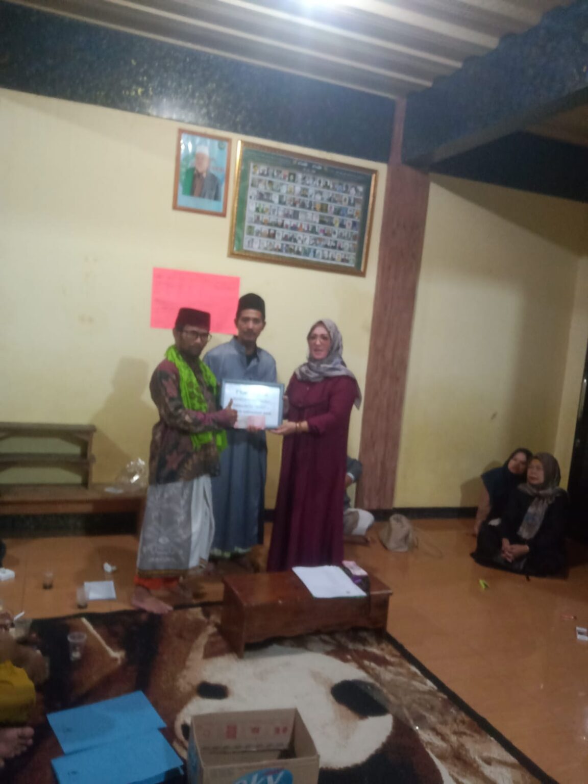 Pemdes Cijaya Salurkan Insentif dan Zakat Mal untuk Guru Ngaji