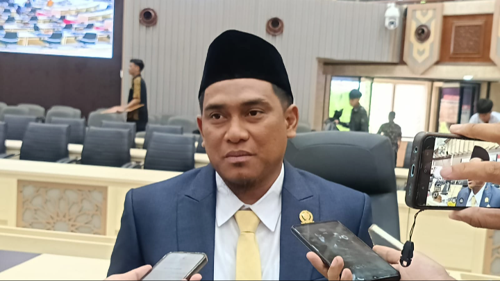Rusak dan Terlupakan, DPRD Kaltim Kritik Ketimpangan Infrastuktur Kutim Jalan rusak dan layanan dasar terbatas masih menjadi luka lama pembangunan di Kutai Timur.
