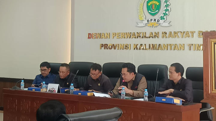 Infrastruktur Tak Kunjung Hadir, Warga Mahulu Datangi DPRD Minta Perubahan Minimnya infrastruktur dan layanan publik picu warga Mahakam Ulu datangi DPRD Kaltim.