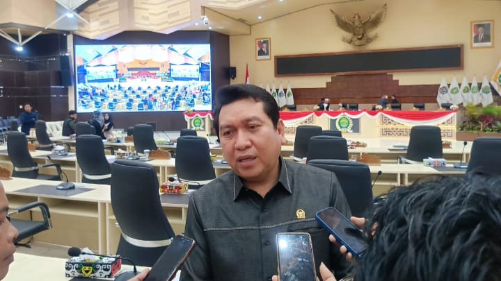 Husin Djufri Desak Pemprov Tanggulangi Abrasi Parah di Maratua Husin Djufri Desak Pemprov Tanggulangi Abrasi Parah di Maratua