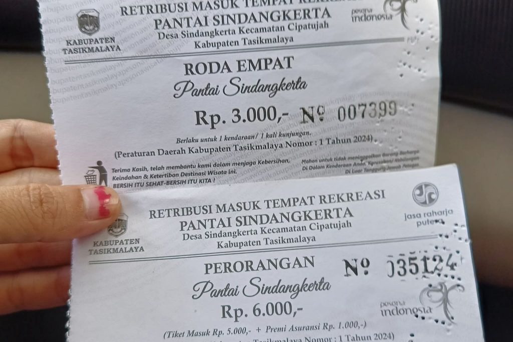Tiket Tak Sesuai, Tarif Masuk Pantai Sindangkerta Disorot