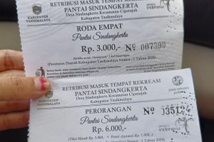 Tiket Tak Sesuai, Tarif Masuk Pantai Sindangkerta Disorot