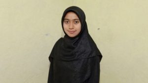 Di Balik Kesenyapanya, Sriyanti Nurfadhillah: Pendidik Muda Multiperan